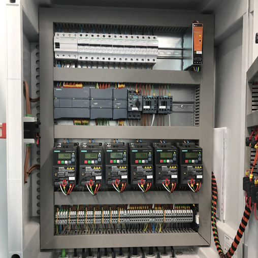 Cuadro eléctrico avanzado para automatización industrial creado por Goypi